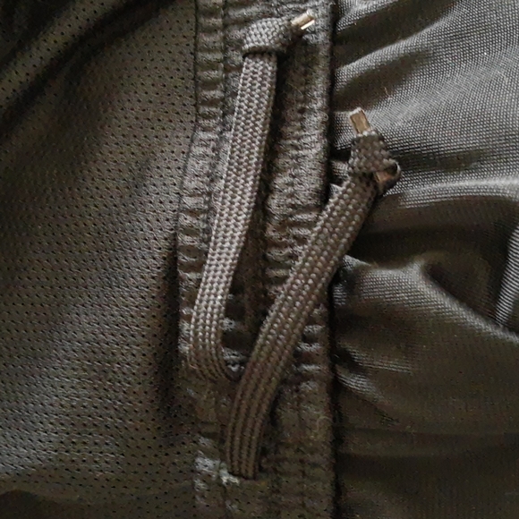 Adidas Ladies Black & White 2 Pocket Drawstring Exercise Capris, Size Small - Picture 13 of 13